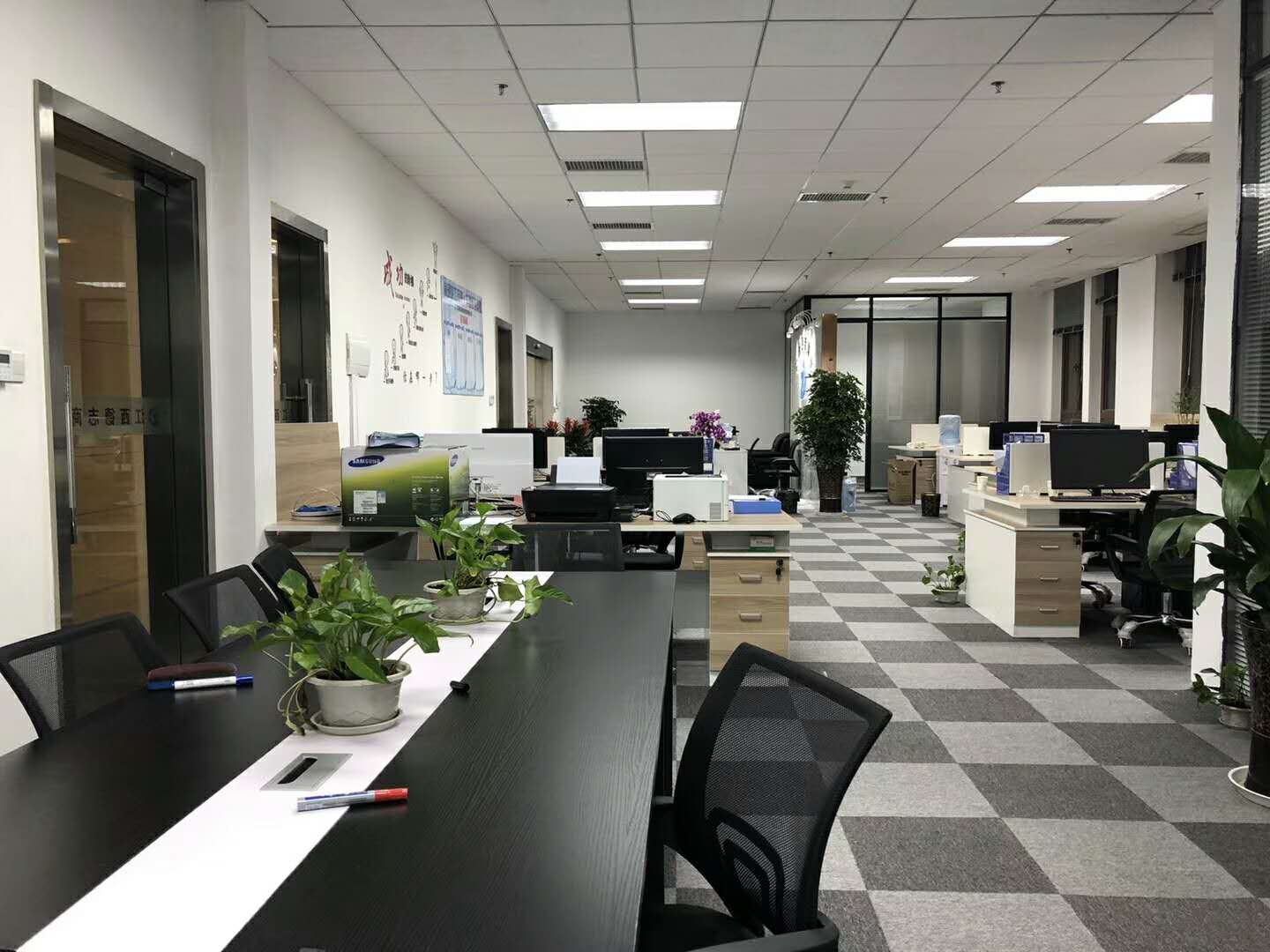 江西德志商務(wù)信息咨詢(xún)有限公司 您的專(zhuān)業(yè)資質(zhì)管家與商務(wù)信息咨詢(xún)伙伴